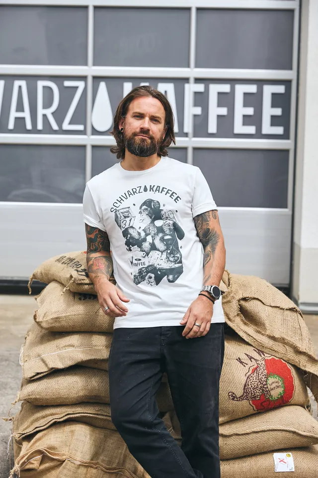 Schvarz Takumi Ogata T-Shirt Off White L Unisex