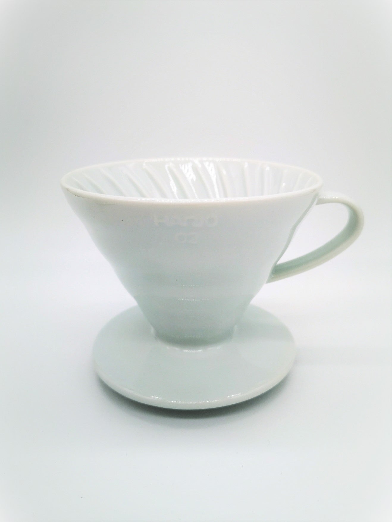 Hario V60 02 Dripper Keramikfilter weiß 3-4 Tassen