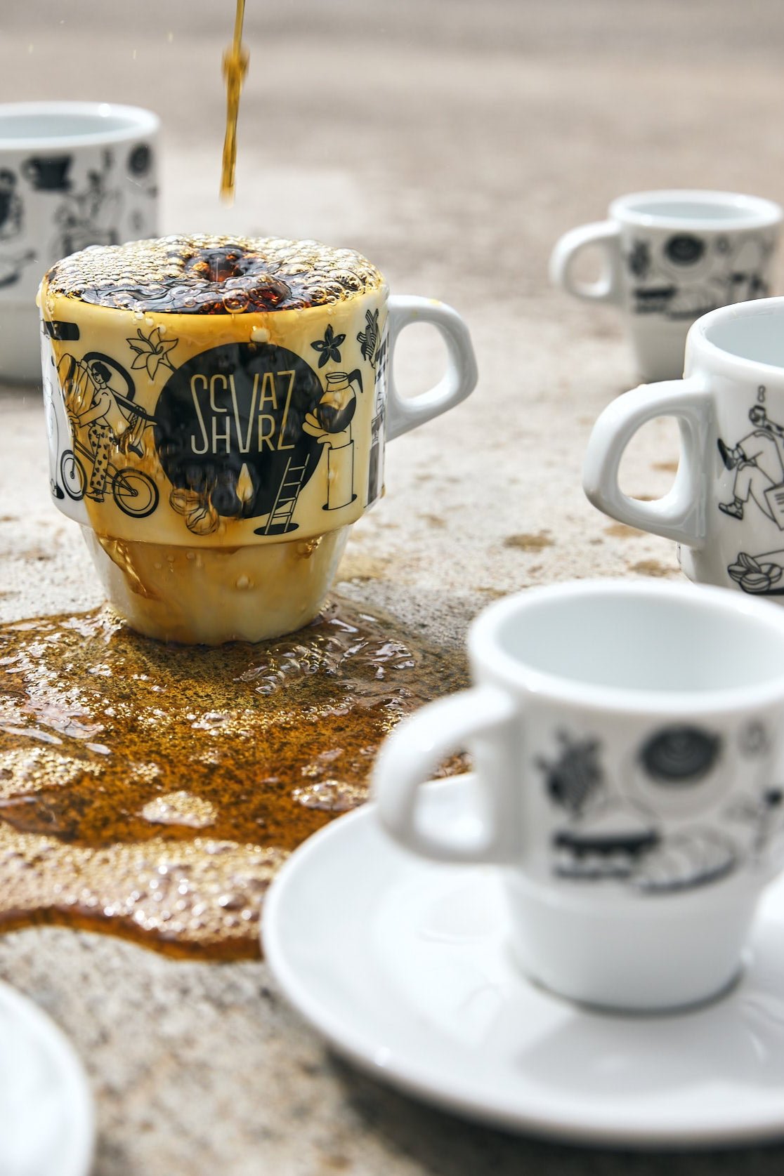 Schvarz Design Tasse Cappuccino 150 ml mit Untertasse